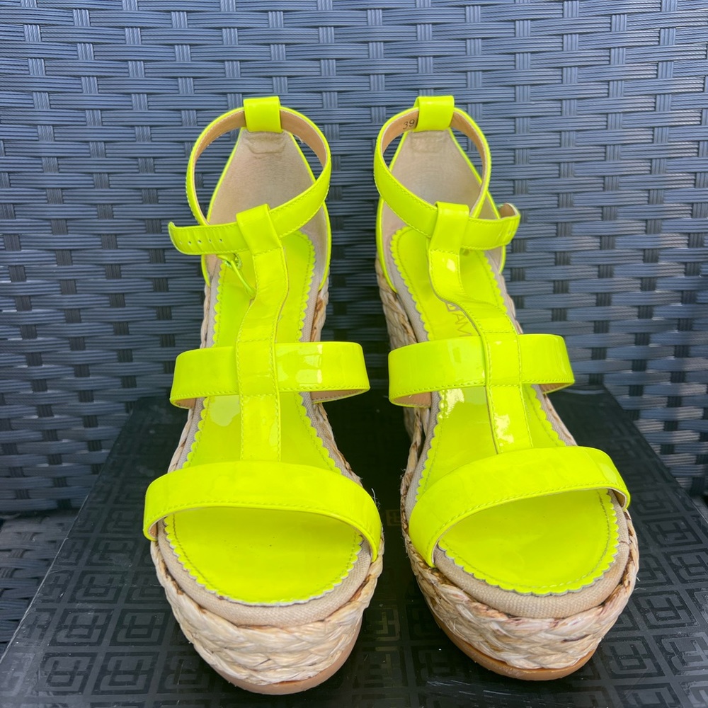 Bright yellow Wedges
